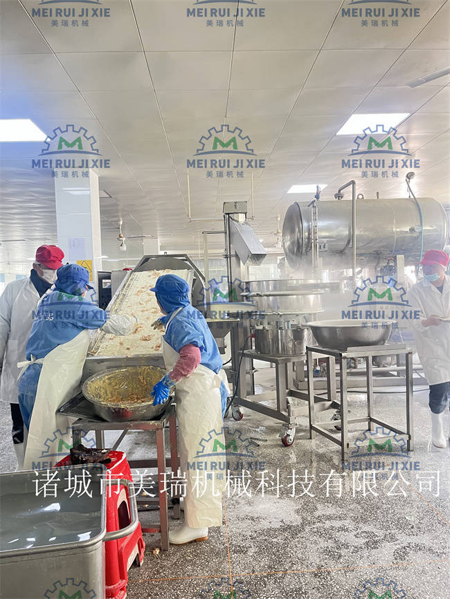 小酥肉鍋包肉滾筒式上粉機(jī) 香甜玉米粒滾筒上粉機(jī) 玉米粒上粉機(jī) 黃金蝦滾筒上粉機(jī) 新款環(huán)保型滾筒上粉機(jī) 油炸機(jī):玉米收獲機(jī)